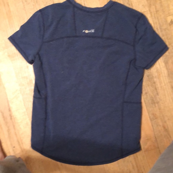 Women’s Carhart force shirt size medium - Picture 4 of 4